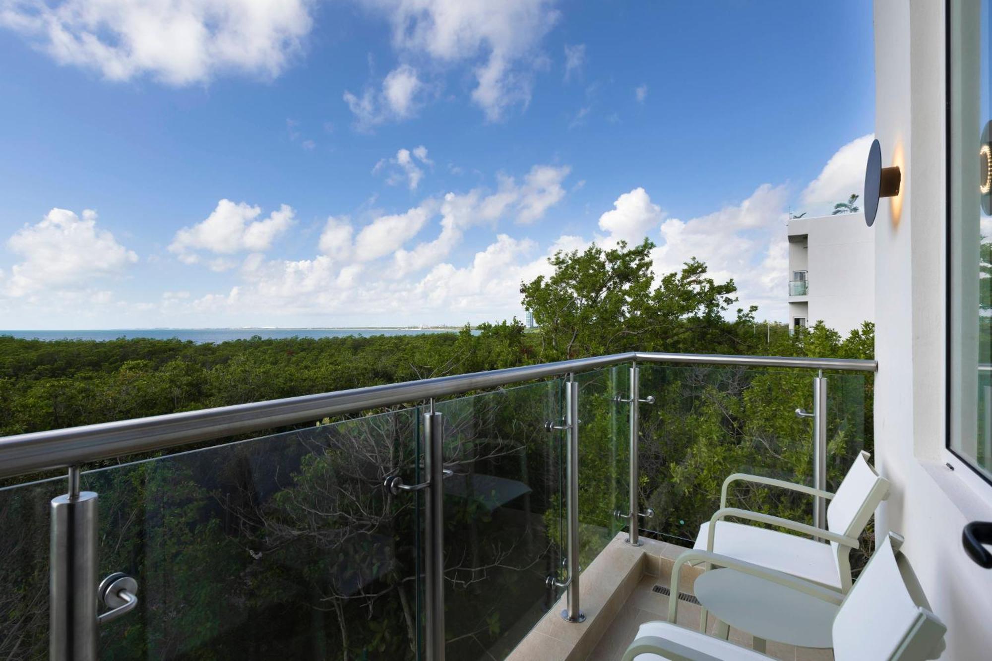 Studio with 1 King, Sofa bed, Partial ocean view, Balcony,1633086058:JPEG