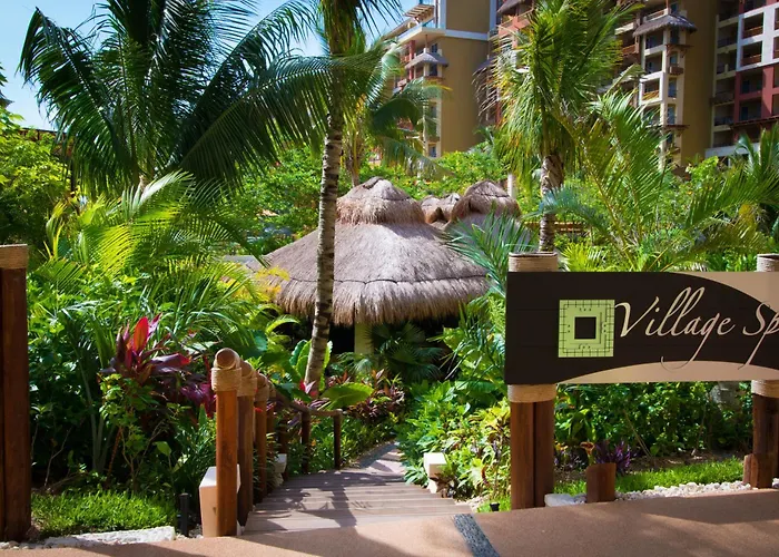 Hotel with pool: Villa Del Palmar Cancun Luxury Beach Resort & Spa